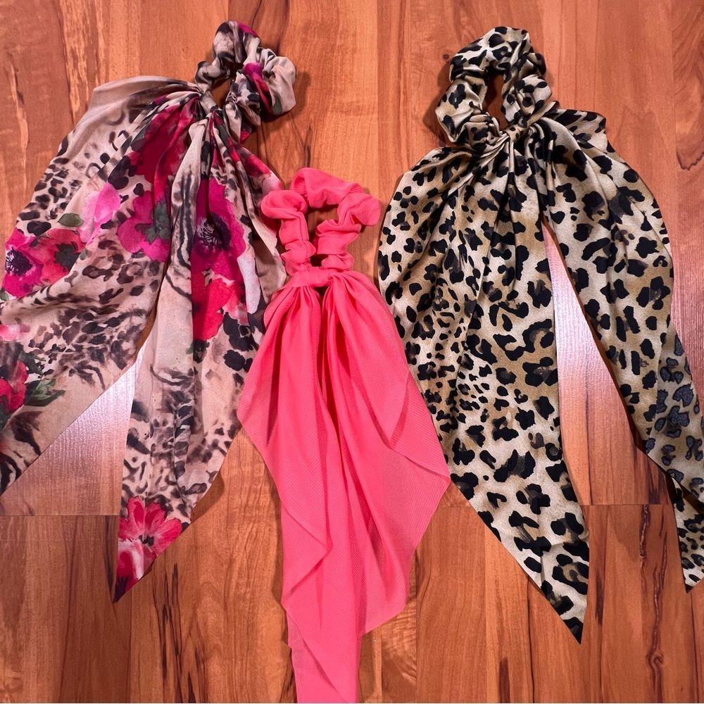 3 satin hair scrunchie with attached scarf 💗 NWOT